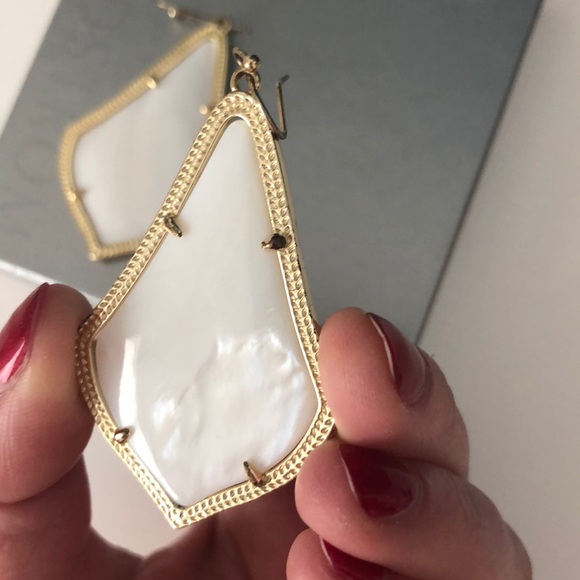 Kendra Scott White earrings - Picture 3 of 4